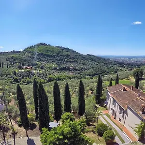 villa-maona-con-piscina-tra-firenze-e-pisa.it-tuscanyhotel.com/